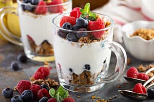 healthy yogurt parfait